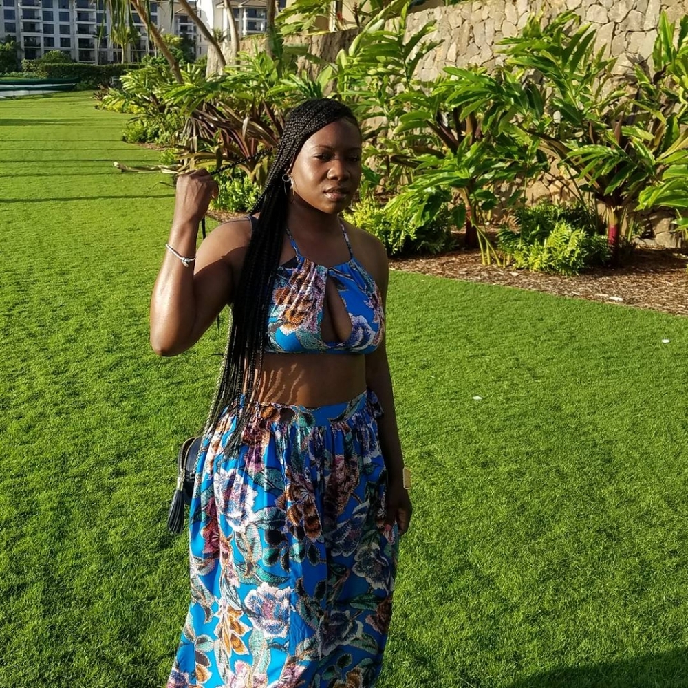 Hawaiian skirt and crop